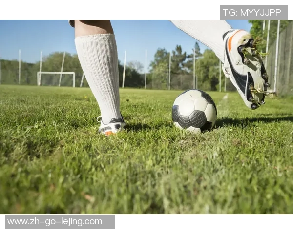 用足球健身的乐趣与技巧探索提升身体素质与团队合作能力的最佳方式