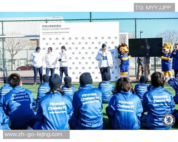 足球宝贝动态图带你领略激情四射的绿茵场上魅力瞬间